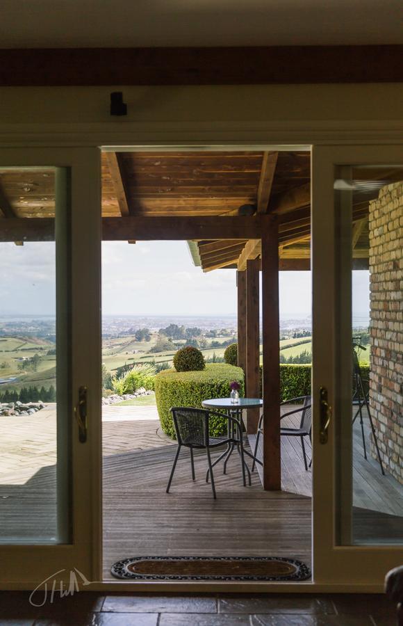 Eagle Ridge Lodge Тауранга Экстерьер фото